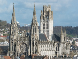 Source: https://upload.wikimedia.org/wikipedia/commons/7/71/Abbaye_Saint-Ouen_de_Rouen_as_seen_from_Gros_Horloge_140215_3.jpg